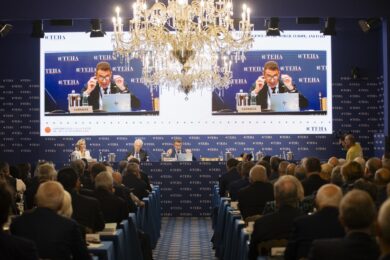Monti contro Vannacci a Cernobbio: “Combatterò la retorica del fascismo”