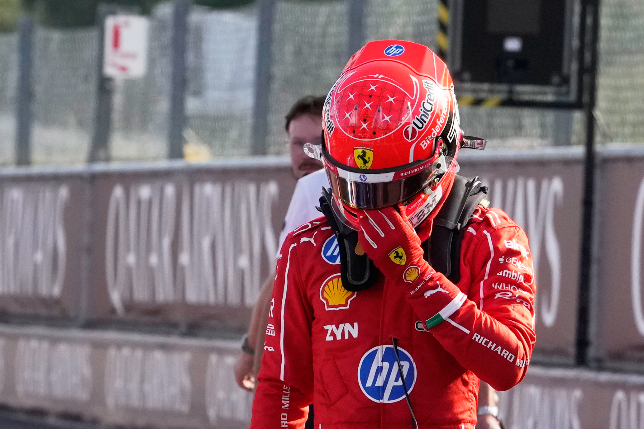 Gp Monza 2026, Leclerc costretto al ritiro dopo un incidente: cosa è successo