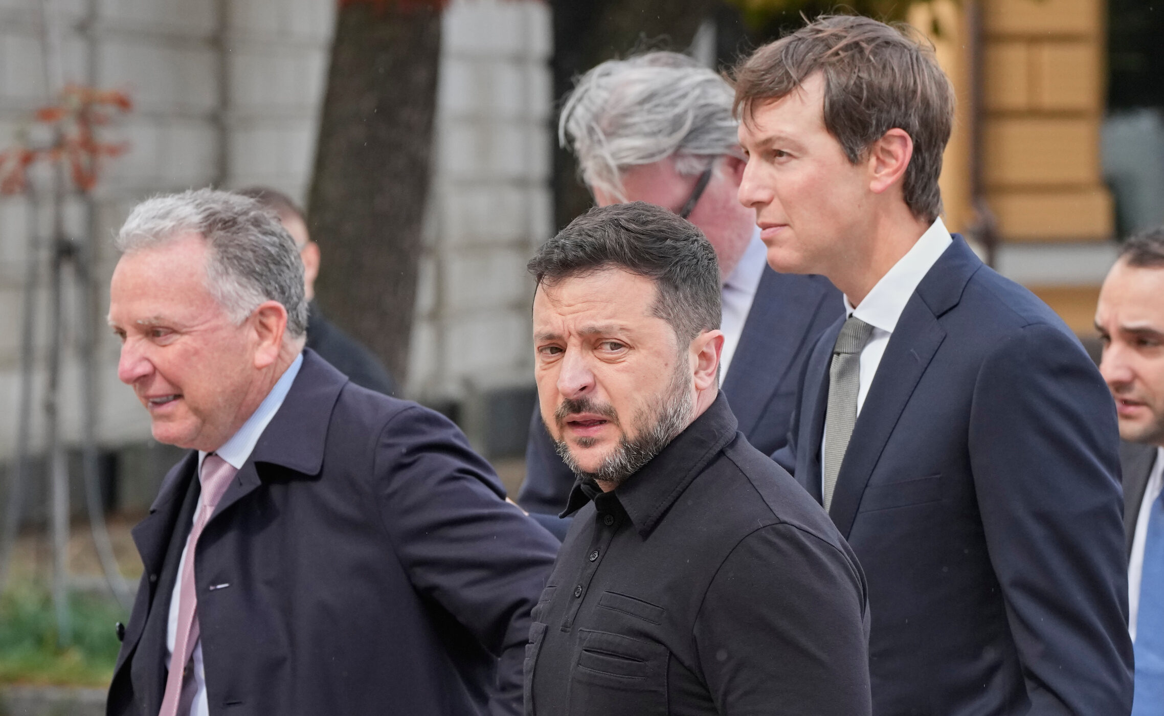 Ucraina: Zelensky accoglie Jared Kushner e Steve Witkoff a Kiev, le foto dell’in