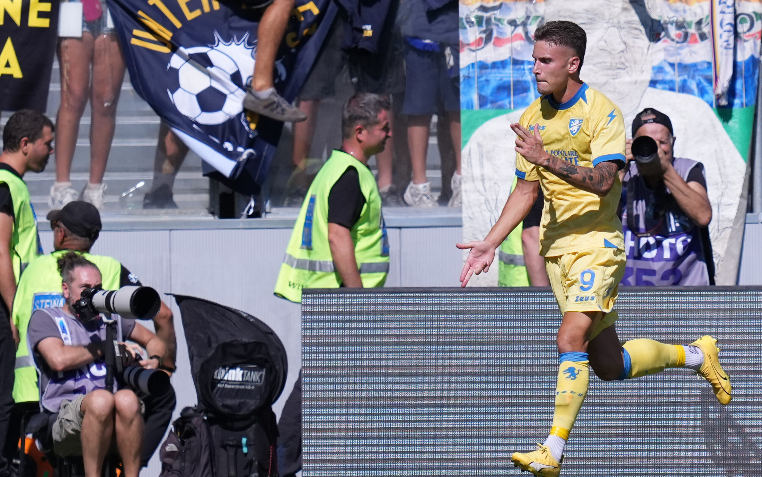 Parma-Monza 1-1 e Frosinone-Venezia 3-2