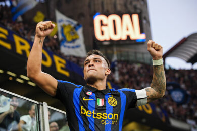 Lautaro Martinez dell'Inter esulta dopo aver segnato un gol per la sua squadra durante la partita di Serie A tra Inter e Napoli allo stadio San Siro di Milano, Italia - Sabato 5 settembre 2026. Sport - Calcio. (Foto di Marco Alpozzi/LaPresse)