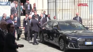 Napoli, il presidente Mattarella lascia il Complesso Monumentale dei Girolamini