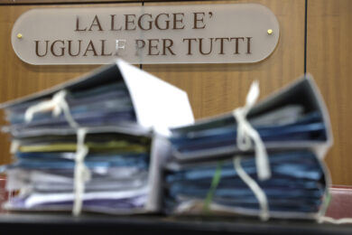 Udine, aggredisce la ex in tribunale dopo la condanna