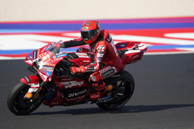 MotoGP, Gp San Marino 2026: nella sprint vittoria Marquez su Bezzecchi