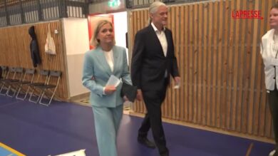 Svezia, si elegge il nuovo Parlamento: la leader dei socialdemocratici alle urne