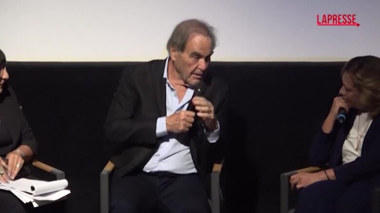 Oliver Stone festeggia gli 80 anni a Roma per la proiezione di "Nato il 4 luglio"