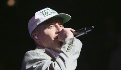 Macklemore escluso dal tour di Ed Sheeran, anche gli altri supporter lasciano in solidarietà con il rapper