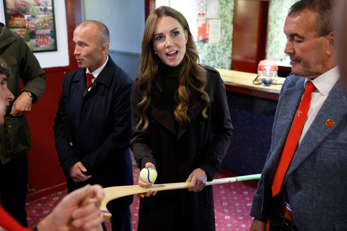 Galleria foto 'William e Kate in Scozia, la visita dei principi al Bute Shinty Club di Rothesay' - foto 8