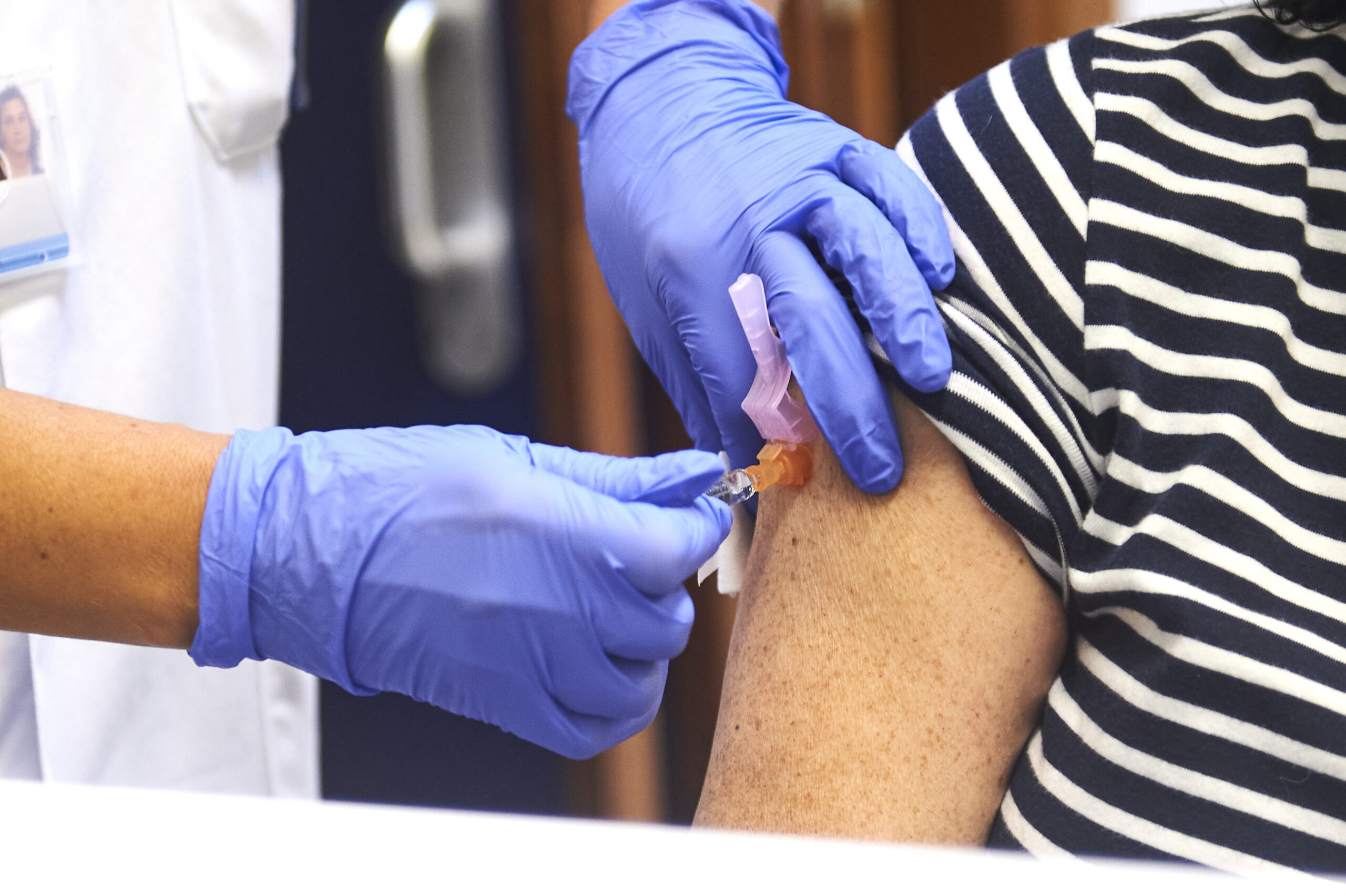 Influenza e vaccini, dai 60 anni sì alle formule potenziate