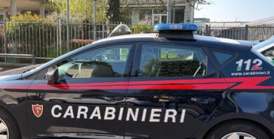 Napoli, tenta di uccidere la moglie: 63enne arrestato