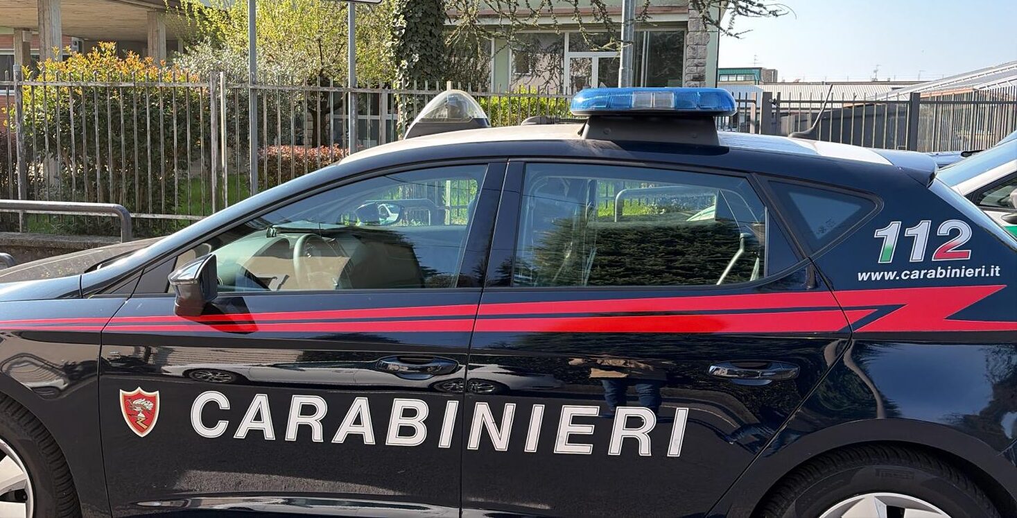 Napoli, tenta di uccidere la moglie: 63enne arrestato Napoli, tenta di uccidere la moglie: 63enne arrestato
