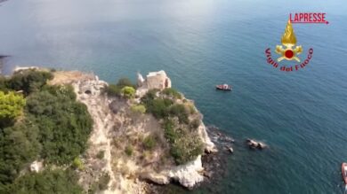Campi Flegrei, sopralluogo dei vigili del fuoco al Parco archeologico sommerso di Baia