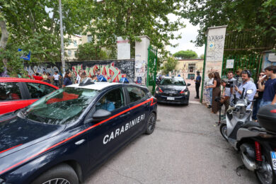 Prof accoltellata a Roma, acquisiti dati cellulare del 13enne e carte di credito