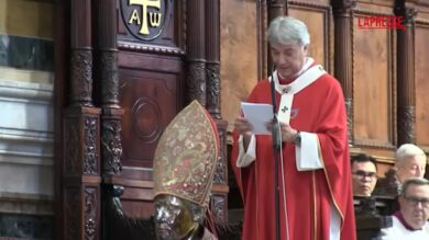 Napoli, l'appello di don Mimmo: "San Gennaro liberaci dalla camorra"