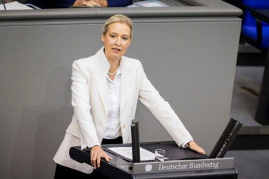 Elezioni in Germania, exit poll: AfD prima al 38% in Meclemburgo, a Berlino Linke avanti. Merz: “È un disastro”