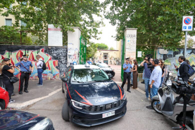 Insegnante accoltellata a Roma: caccia a chi ha pubblicato il video dello studente prima dell’aggressione