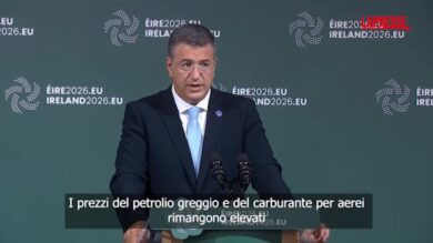 Carburanti, l'Ue lancia l'allarme: "Rischio di carenze, situazione a Hormuz profondamente preoccupante"