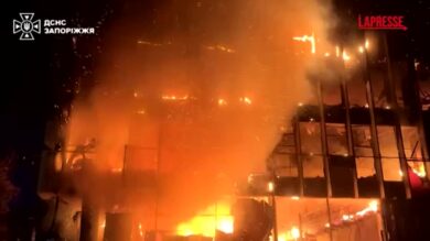 Ucraina, droni russi colpiscono Zaporizhzhia: almeno 5 feriti
