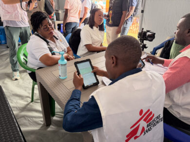 Ebola in Congo: vaccino testato su 20mila operatori