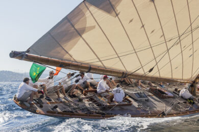 Vela, Tuiga si prepara a salpare per Les Voiles de Saint-Tropez
