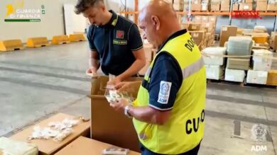 Genova, sequestrate oltre 49 mila prodotti di bigiotteria nel porto di Pra'