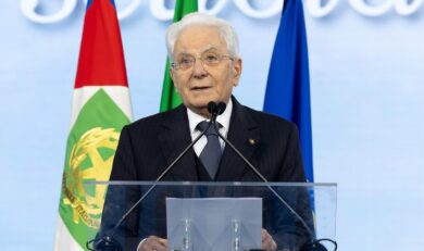 Mattarella ad Amatrice inaugura l’anno scolastico: “La cultura rende liberi”
