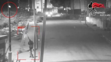Reggio Calabria, spari per strada per intimidire: sei misure cautelari