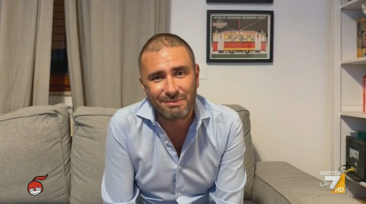 Alessandro Di Battista dopo la fake news sulla sua morte: “Speriamo bene” Alessandro Di Battista dopo la fake news sulla sua morte: “Speriamo bene”