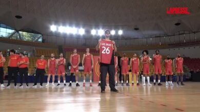Carl Brave firma l’inno della Bc Roma basket: “Perfetto per essere urlato”