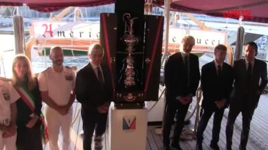 America's Cup, la Coppa esposta sulla nave scuola "Amerigo Vespucci" nel porto di Napoli