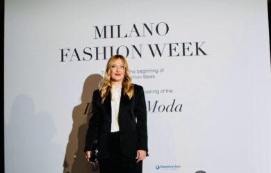 Meloni alla Milano Fashion Week 2026, le foto della premier alla cena di gala