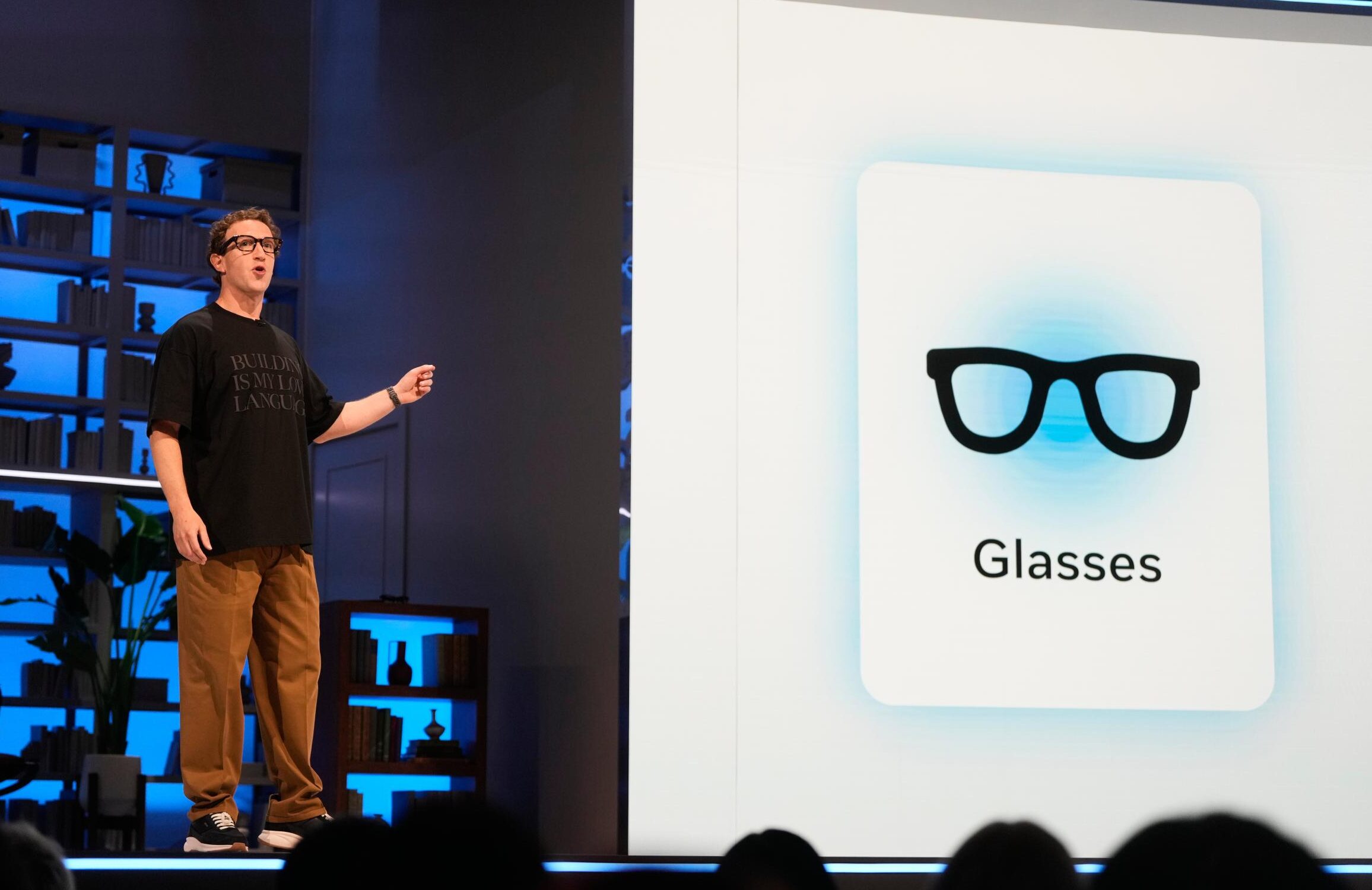 Mark Zuckerberg lancia i nuovi smart glasses con AI: le foto dell’evento