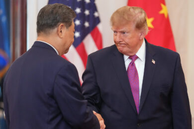 Trump accoglie Xi Jinping: le foto del presidente cinese sul tappeto rosso