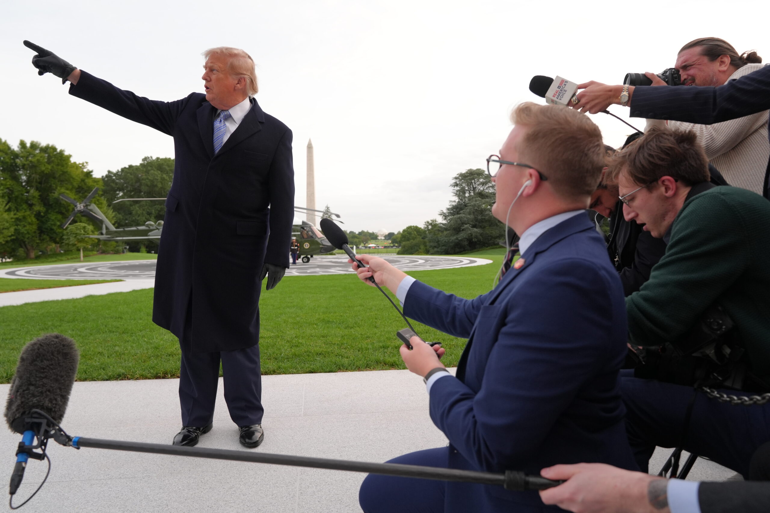 Trump ‘caccia’ dalla Casa Bianca Cnn, Ms Now e Politico ma un giudice lo blocca: