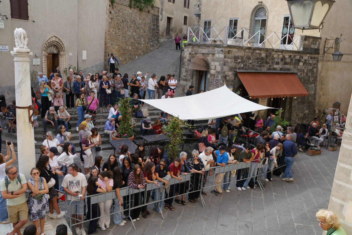 Galleria foto 'Damiano David e Dove Cameron sposi a Montalcino' - foto 2