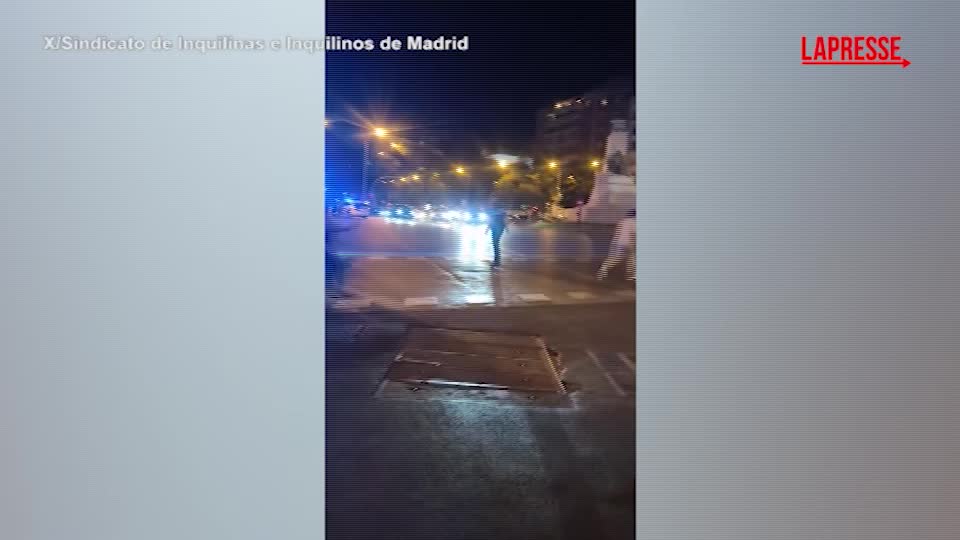 Madrid, tensioni durante la protesta per il diritto all'alloggio: scontri con la