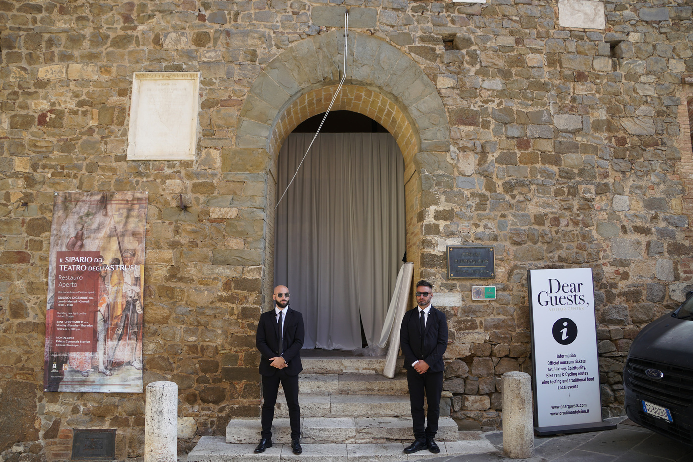 Damiano David e Dove Cameron oggi sposi a Montalcino Damiano David e Dove Cameron oggi sposi a Montalcino