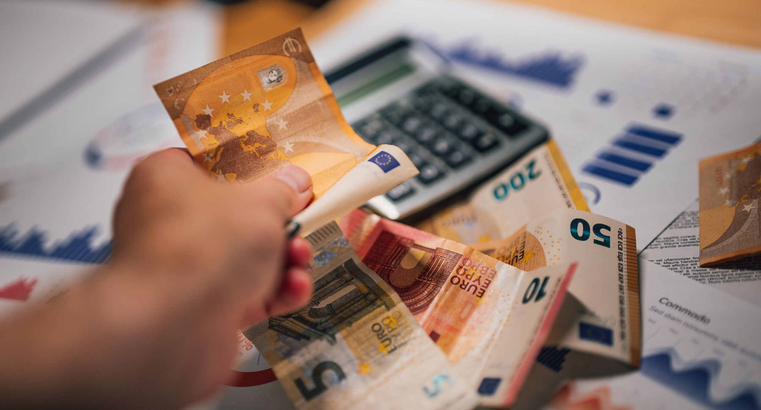Irpef, 8 milioni pagano il 65%: 24 milioni di italiani non dichiarano redditi