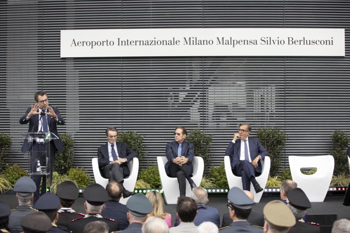 Galleria foto 'Aeroporto di Malpensa intitolato a Silvio Berlusconi, le foto della cerimonia' - foto 6
