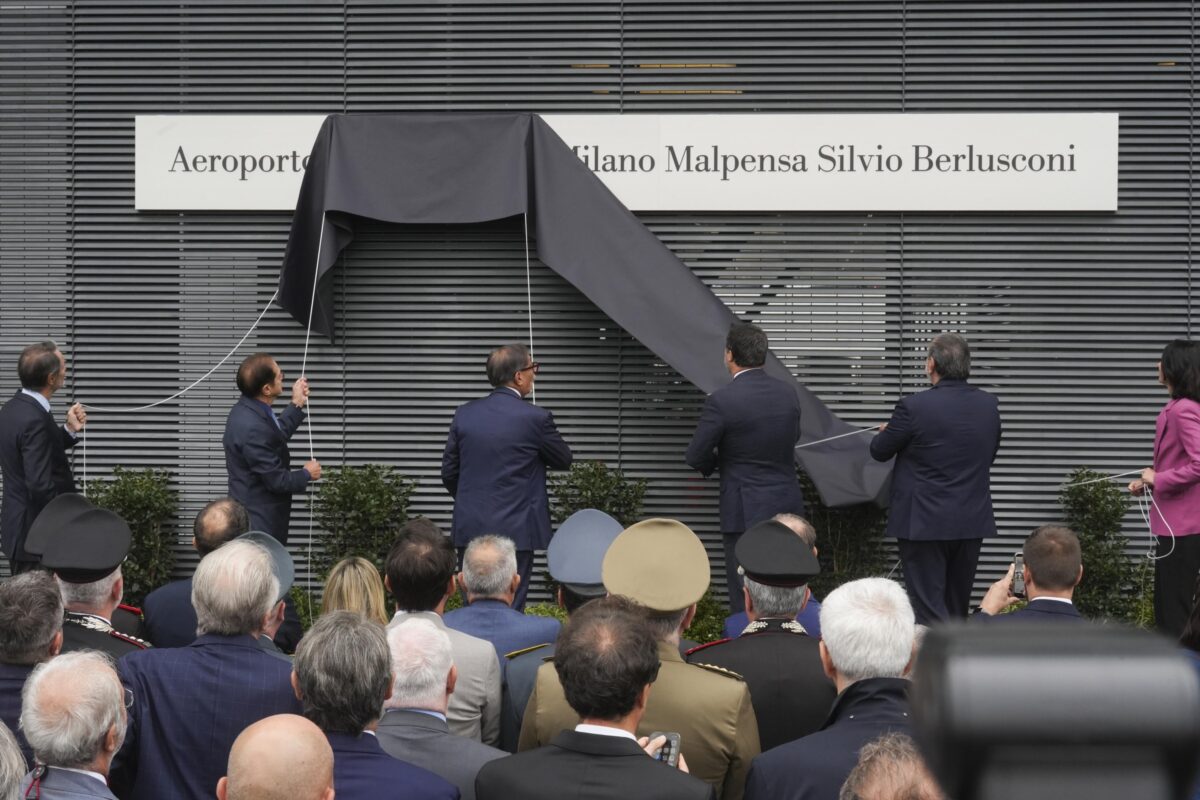 Galleria foto 'Aeroporto di Malpensa intitolato a Silvio Berlusconi, le foto della cerimonia' - foto 11