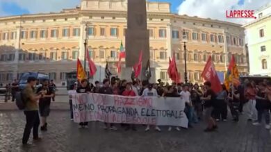 Scuola, protesta degli studenti fuori da Montecitorio: "No a Dl razzismo"