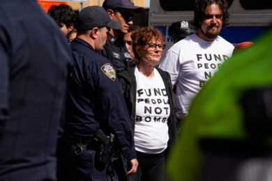New York, oltre 100 arresti per le proteste contro Netanyahu all’Onu: tra loro anche Susan Sarandon