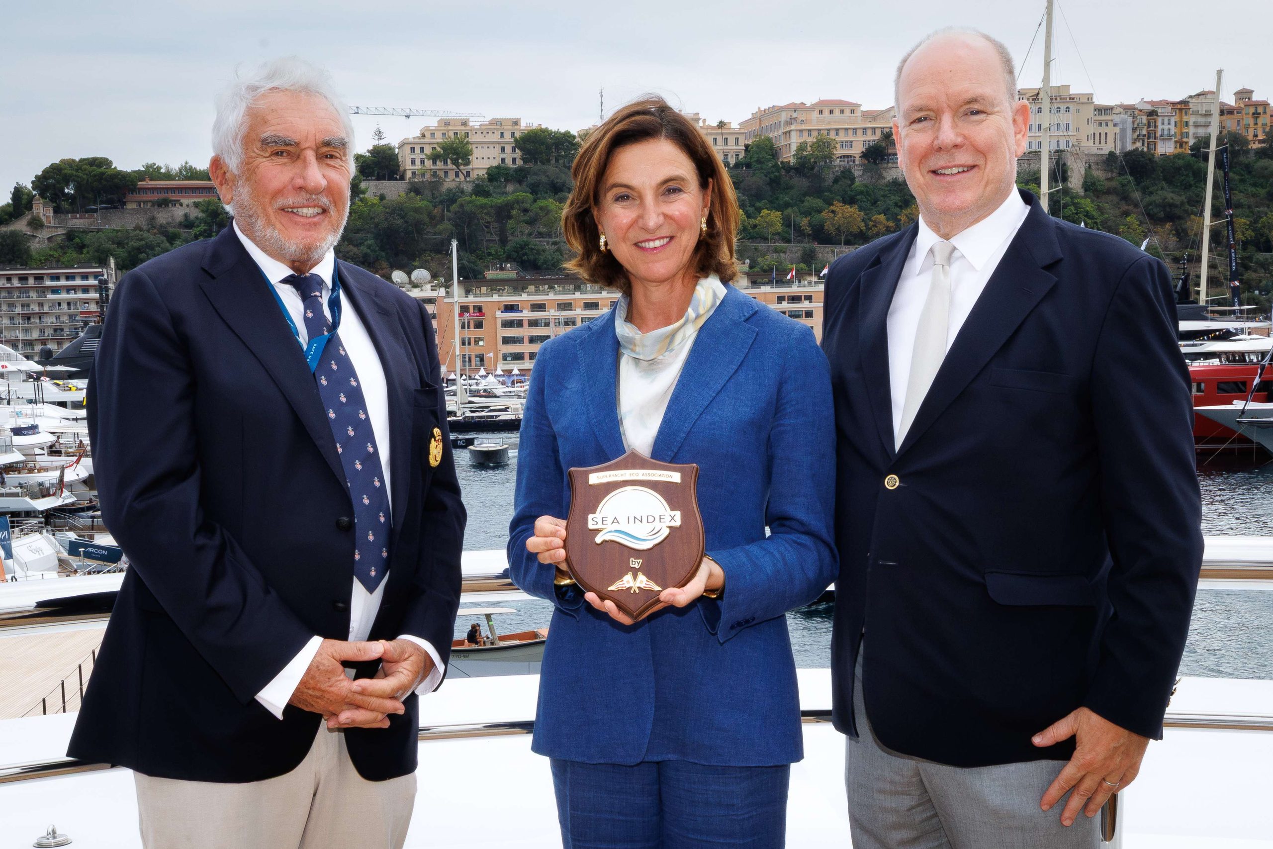 Nautica: a Monaco il Principe Alberto II scopre il nuovo M/Y Dagger, certificato