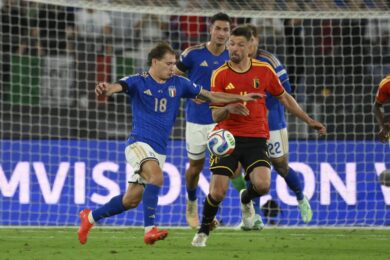 Nicolo' Barella e Brandon Mechele durante la partita di calcio della UEFA Nations League 2026/2027 tra Italia e Belgio allo Stadio Olimpico di Roma (Foto by Fabrizio Corradetti/LaPresse)