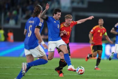 Sandro Tonali e Kevin De Bruyne durante la partita di calcio della UEFA Nations League 2026/2027 tra Italia e Belgio allo Stadio Olimpico di Roma (Foto by Alfredo Falcone/LaPresse)