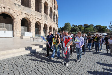 "Un fiore per Andrea, basta morti sul lavoro" il cordoglio dalle realtà giovanili della città in ricordo del giovane ragazzo di 22 anni morto nel cantiere del Colosseo a Roma (Foto by Benvenuti/LaPresse)