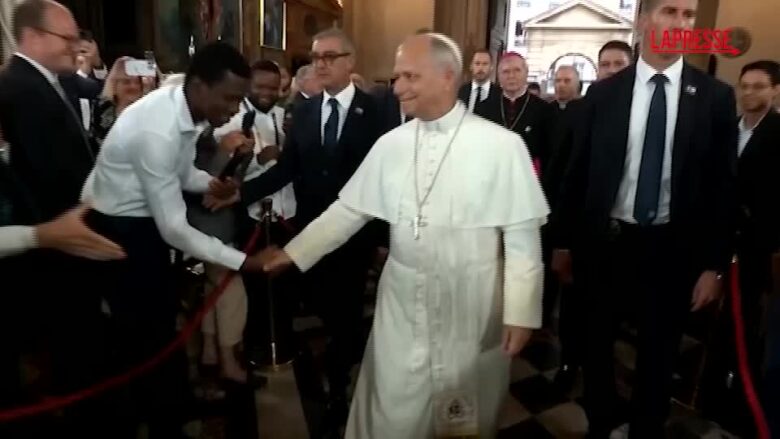 Papa Leone XIV a Parigi, il Pontefice prega nel luogo del martirio di oltre 100 sacerdoti
