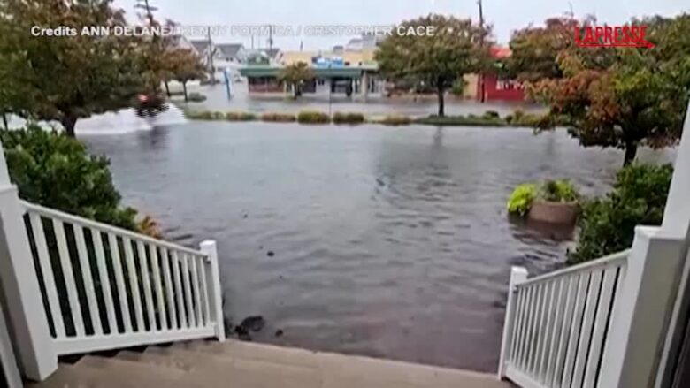 Usa, forte tempesta nel New Jersey: strade allagate e abitazioni invase dall'acqua