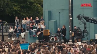 U2, 50 anni di carriera: esibizione nella scuola di Dublino dove tutto è iniziato