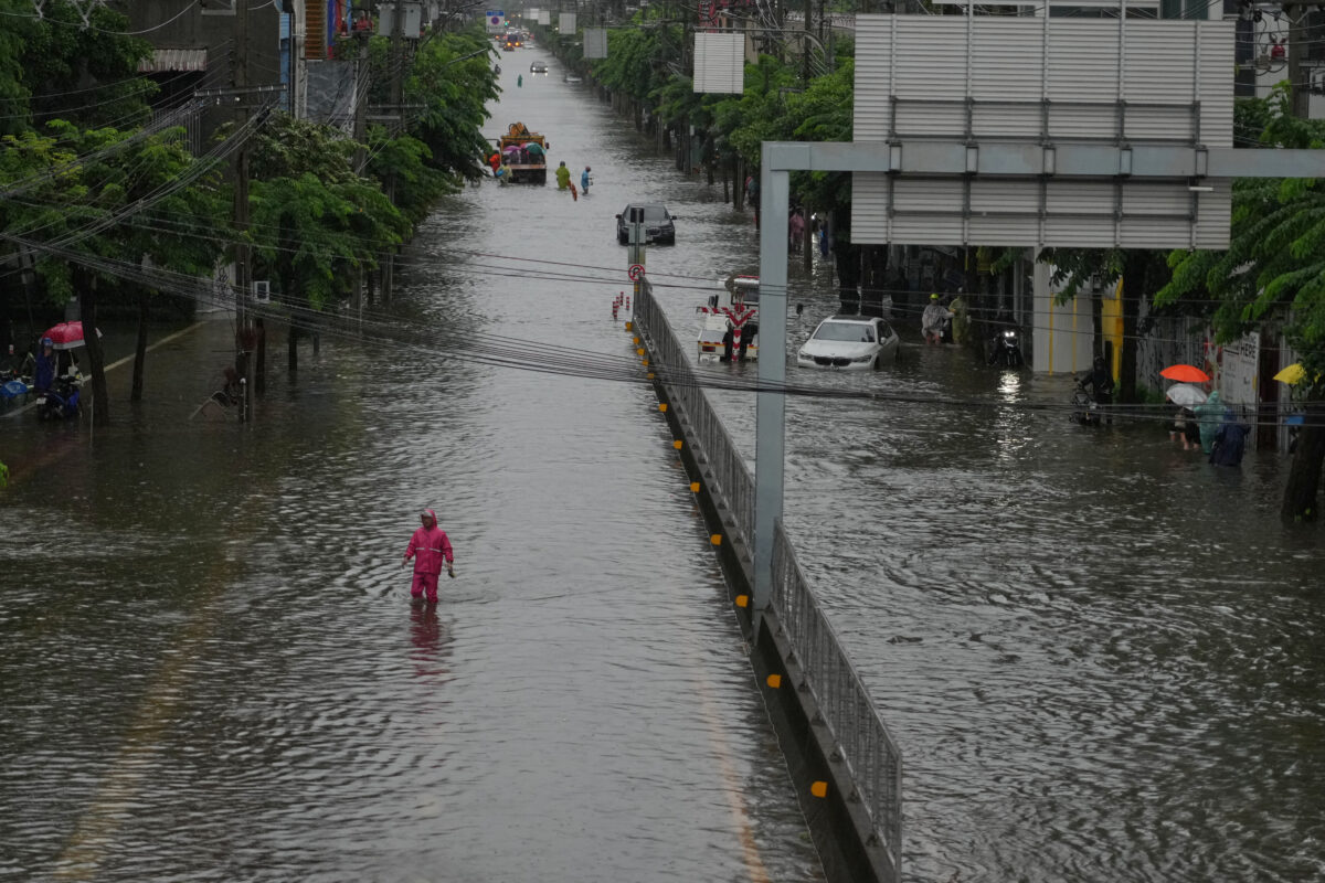 Galleria foto 'Forti piogge in Thailandia, Bangkok sommersa dall’acqua' - foto 10
